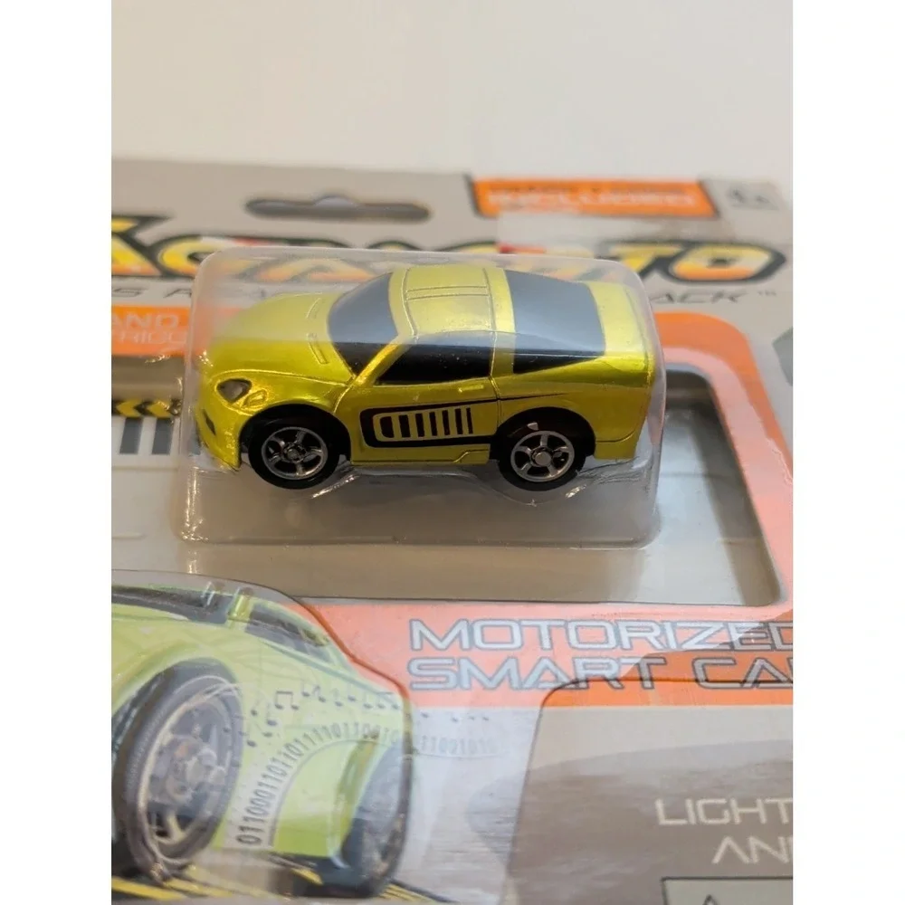 Hexbug Tagamoto Motorized Smart Car Yellow w/ Track Code‎ Piece Lights & Sound